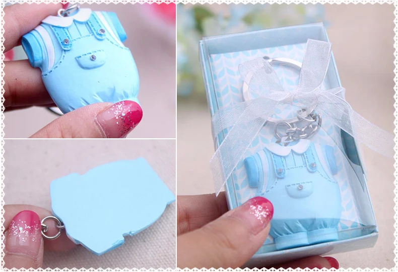 Подарок для будущей матери и подарки гостей детский брелок на день рождения