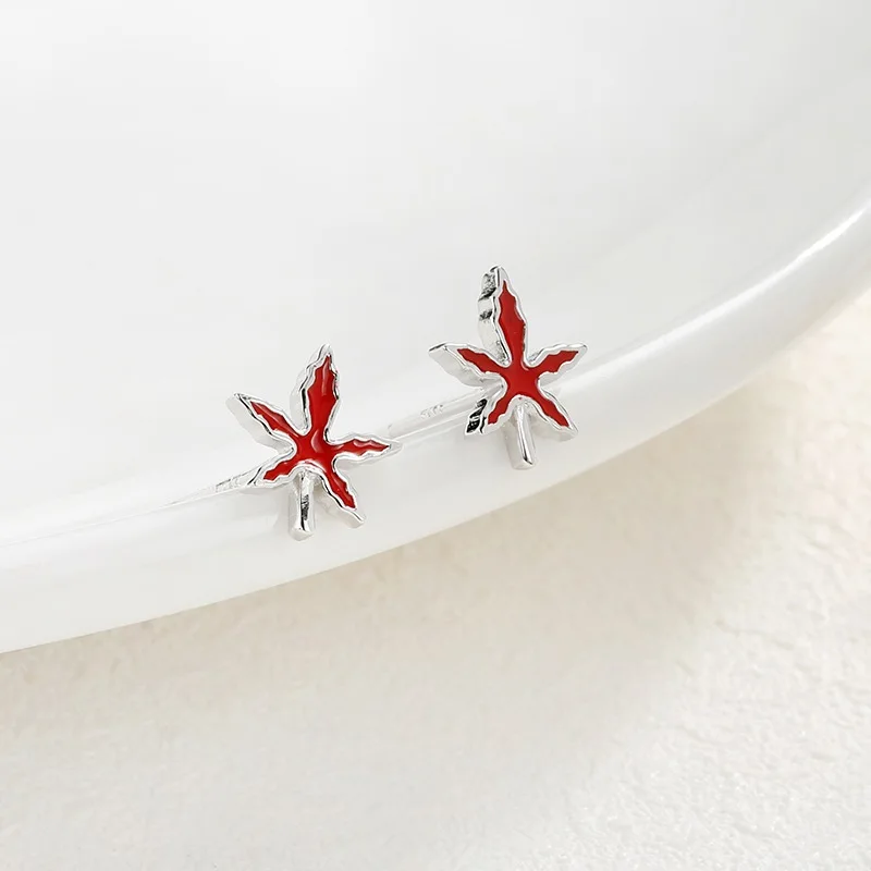 Серьги Hemiston 925 пробы серебряные с красными кленовыми листьями подарок для женщин