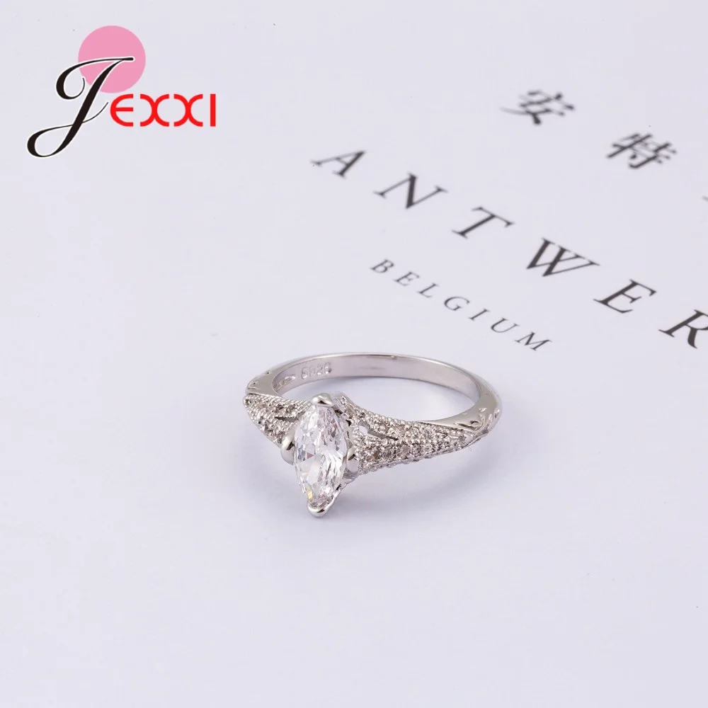 Женское кольцо из серебра 925 пробы с овальным кристаллом | Украшения и аксессуары