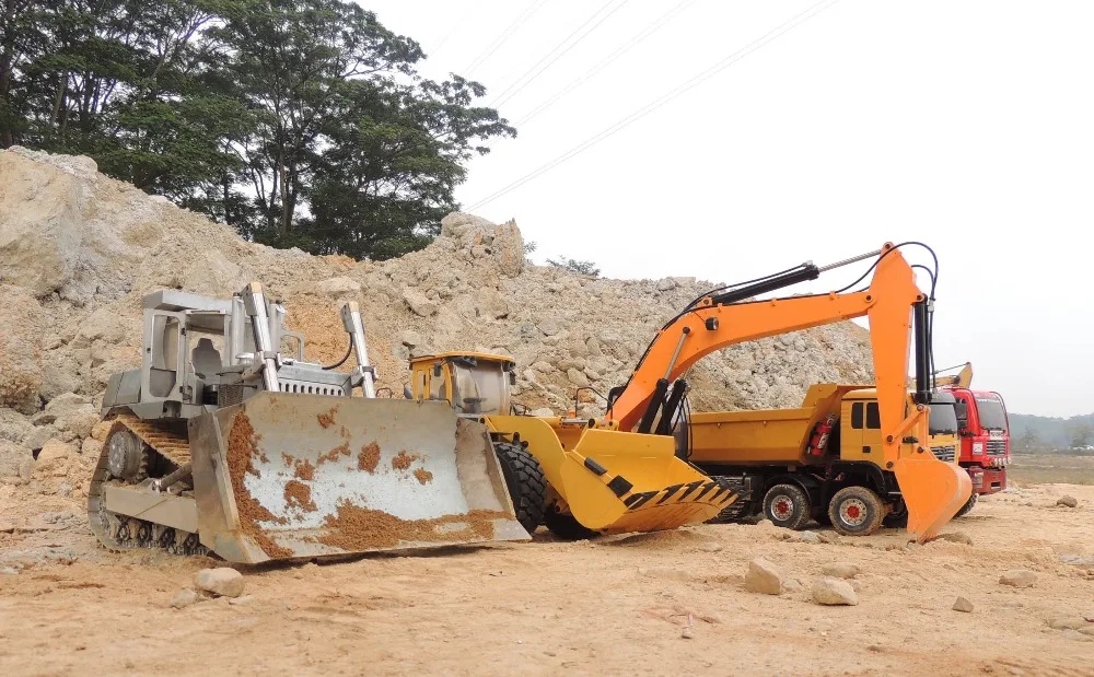 

1/14 Scale RC Hydraulic Bulldozer DXR2