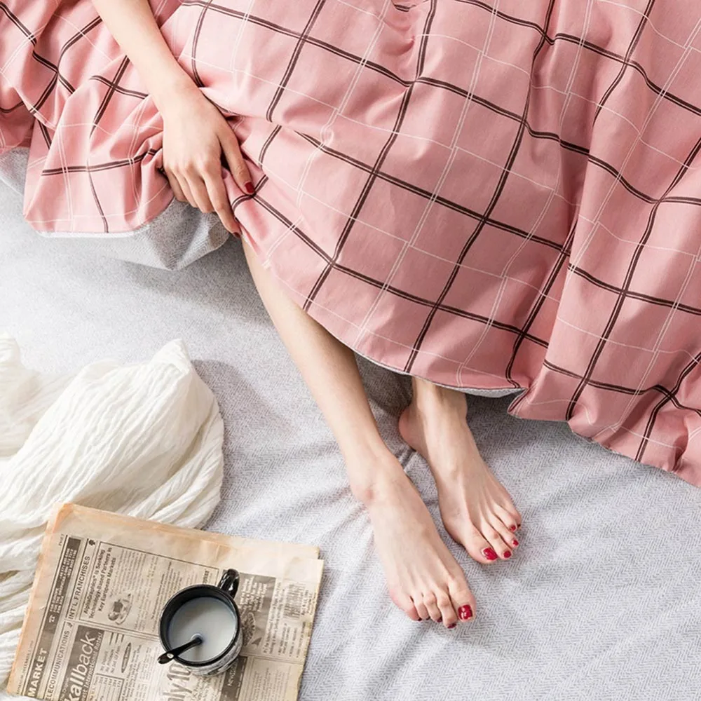 Постельное белье из скандинавского хлопка с розовыми линиями 3/4 шт. Комплект