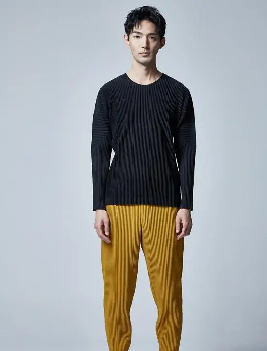 Черный Новая одежда Miyake нижняя рубашка Весенняя мода ЯПОНСКИЙ СЛОЖЕННЫЙ длинный рукав футболка - Цвет: Черный
