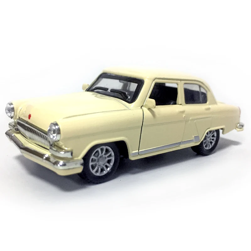 Cream-colored Литая под давлением машина Волга, GAZ-21, 1:32, винтажная классическая модель автомобиля из сплава, коллекционная игрушка для автомобиля со звуком и светом - Цвет: Cream-colored