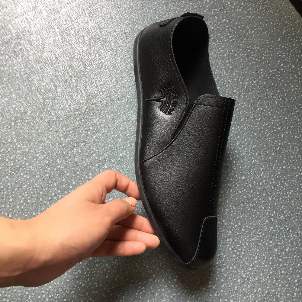 Модные мужские туфли без шнуровки на плоской подошве мягкие лоферы летняя обувь