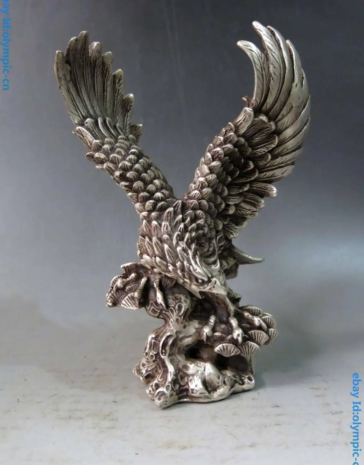 

8 дюймов китайская Серебряная резная статуя Фины реализующая one's ambition eagle