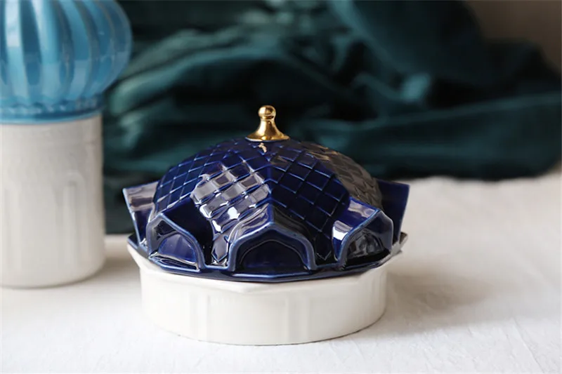 Spain lladr Design Candelabra Ceramic Candle Holder Storage Tank Home Decorative Cup Jewerlly Box Roof Pagoda Cafts