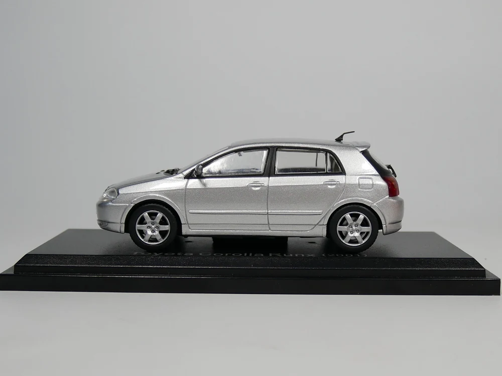 Авто ИНН-норев 1:43 Toyota Corolla Runx 2001 литая модель автомобиля