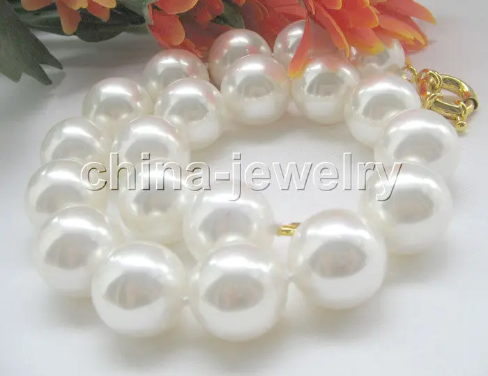 

Beautiful 18" 20mm bright white perfect round south sea shell pearl necklace