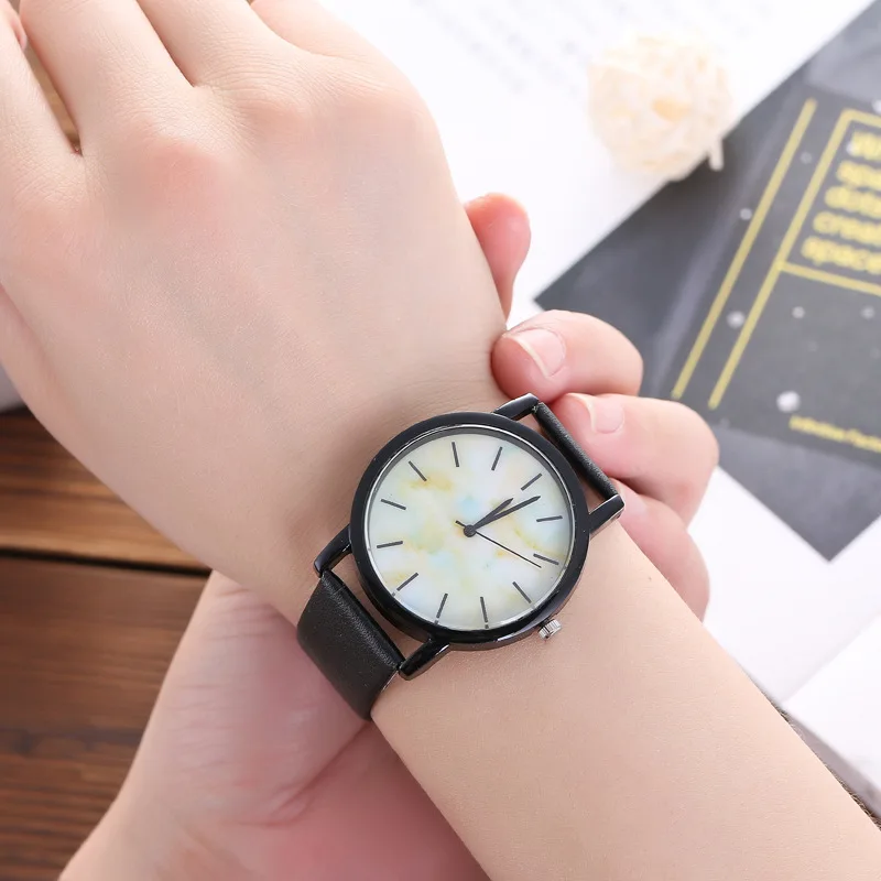 Часы женские кожаные кварцевые с мраморным циферблатом черные | Наручные часы