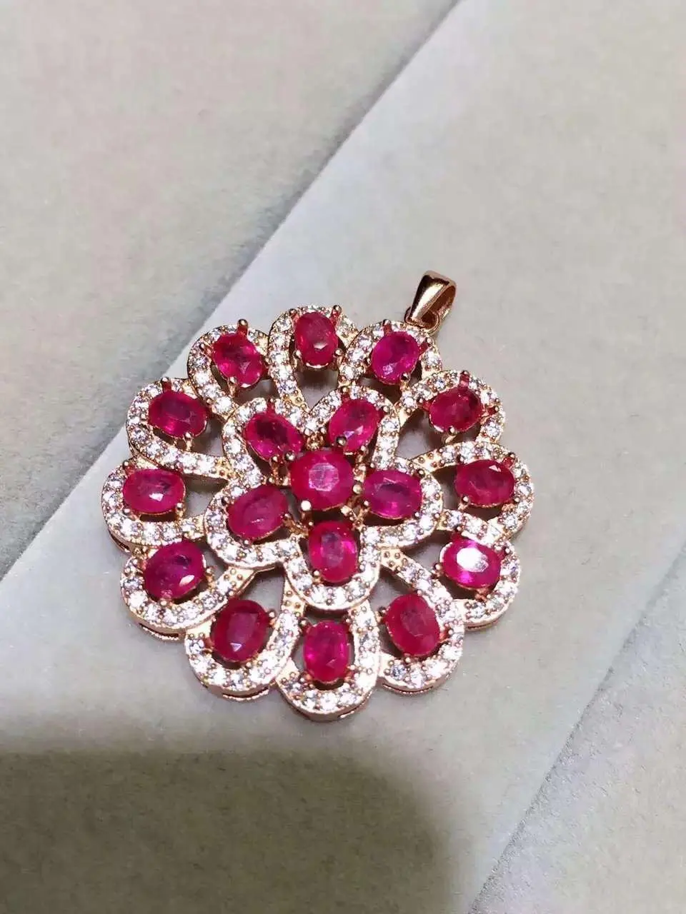 2017 настоящие воротники Qi Xuan_Red stone Модный кулон Necklaces_Real Necklaces_Quality guarantied_manufacturer