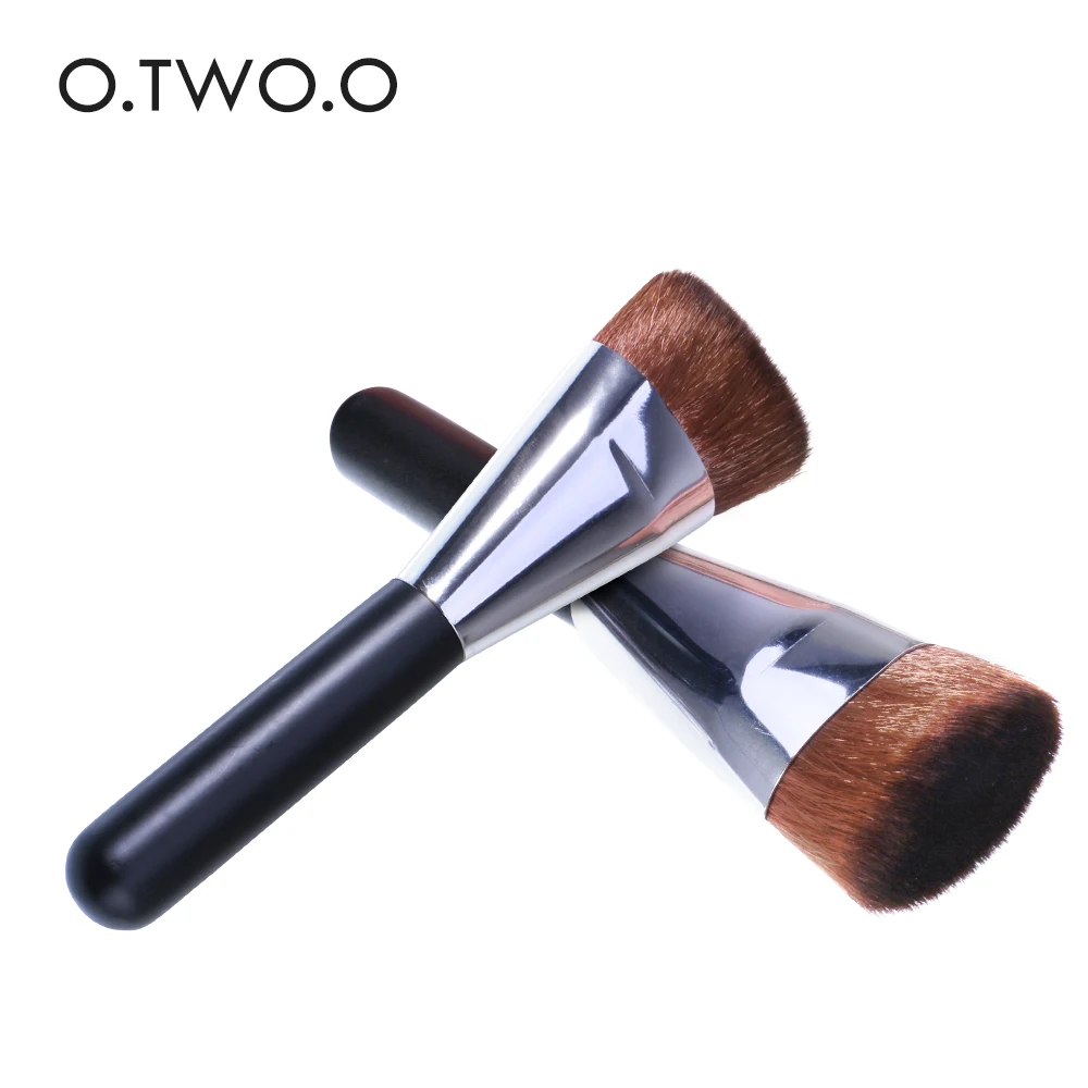 I o brush. Two. Кисть от o. O кистью. Two.