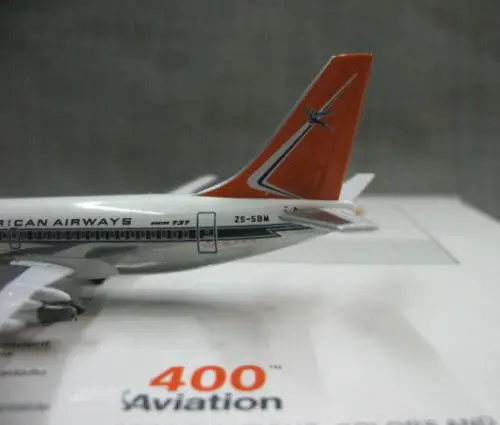 1:400 Aviation400 Южноафриканский дыхательные пути Boeing737-200 ZS-SBM с трёхмерными чертёжами |