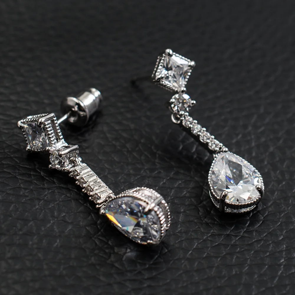 Комплект из колье и серёг с фианитом | Украшения аксессуары