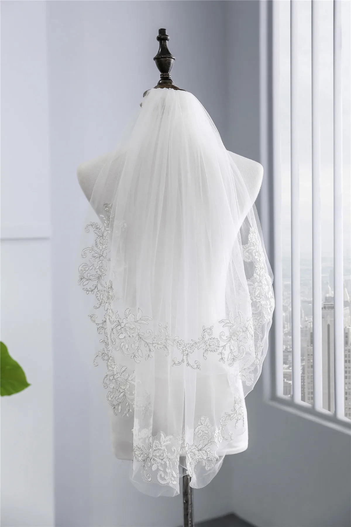 Short Two Layers White/Ivory New Bridal Veil With Comb Beautiful Wedding EE9004 | Свадьбы и торжества