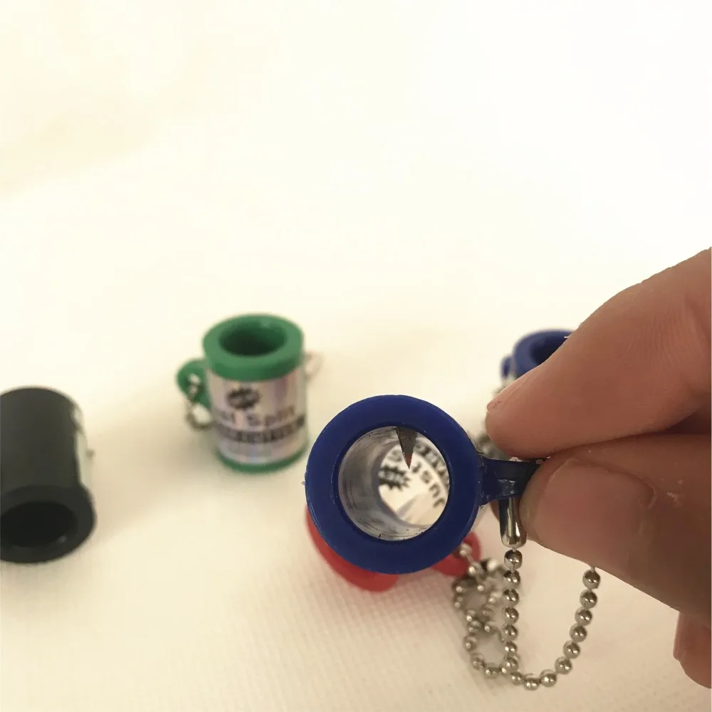 

25*20mm Creative mini Cigarillo Cigar Cutter Blunt Splitter Keychain Smoking Pipes Cigarette Accessories