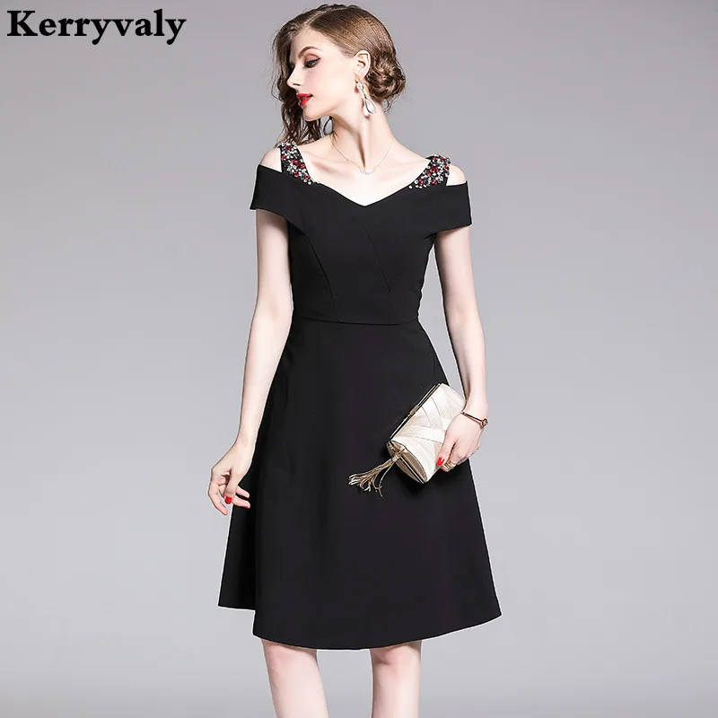 

Boutique Women Black V-neck Summer Dress Zomerjurk Dames 2021 Retro Off Shoulder Party Dress Sukienki Damskie K9137