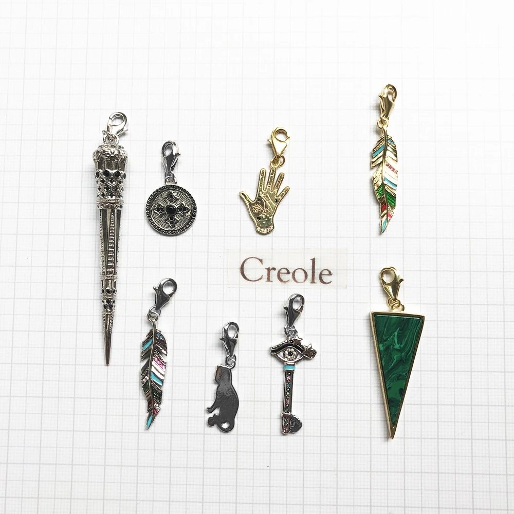 Подвеска в винтажном стиле из серебра 2019 пробы с треугольными перьями котенком