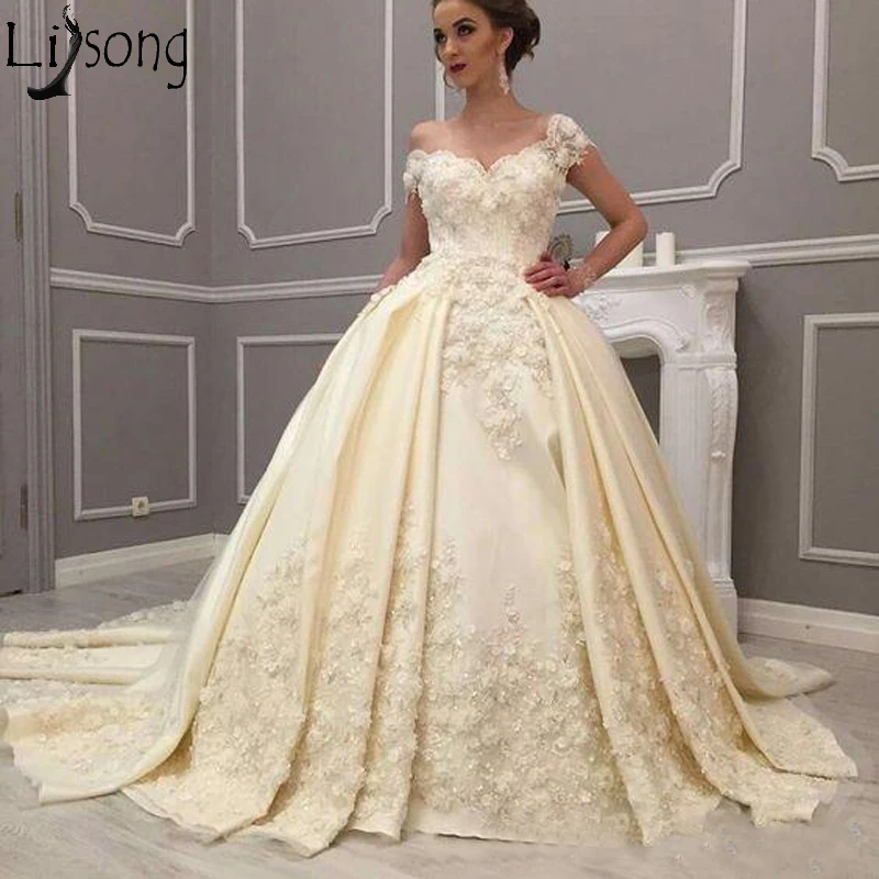 

2019 Dubai Arabic Luxury Off the Shoulder Wedding Dress Lace Appliques Bridal Gowns Court Train Bride Dress Vestido de noiva