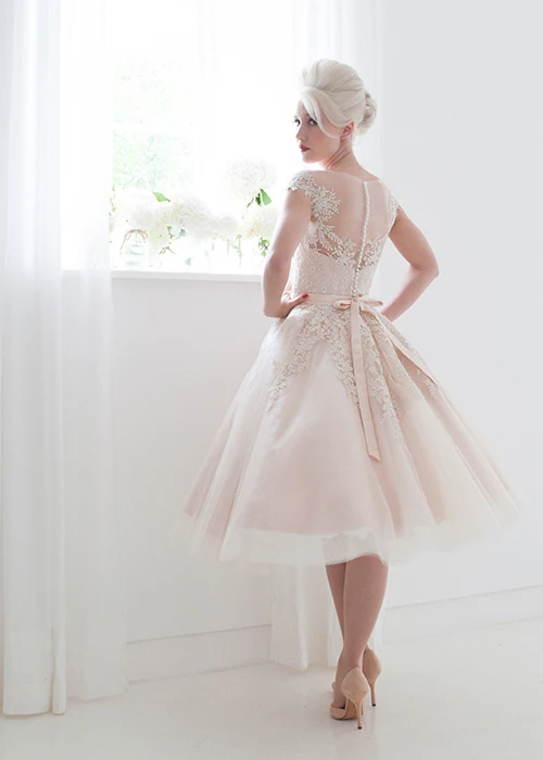 Fashionable Tea Length Blush Tulle With Lace Appliques Wedding Dresses 2014 Sheer illusion Neckline Bridal Gown | Свадьбы и