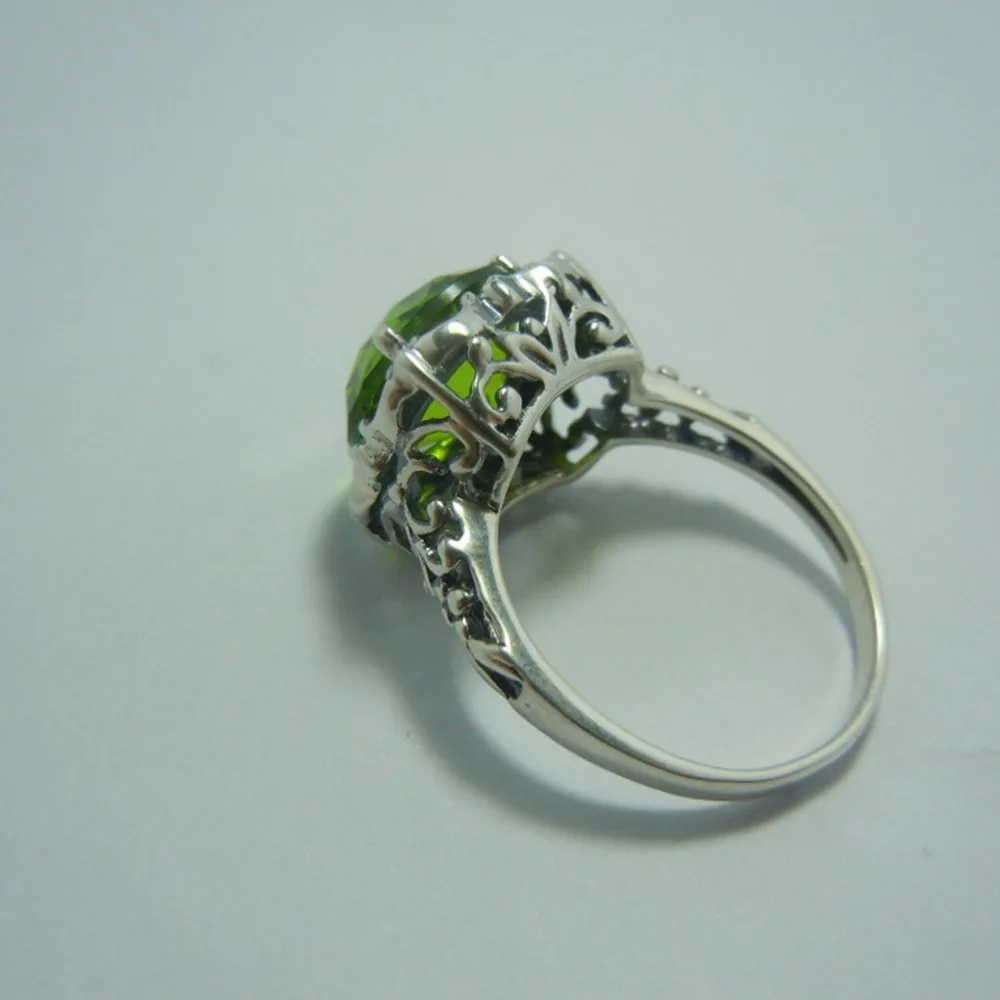Free shipping DIY customizable elegant temperament olive green gem of ancient silver ring | Украшения и аксессуары