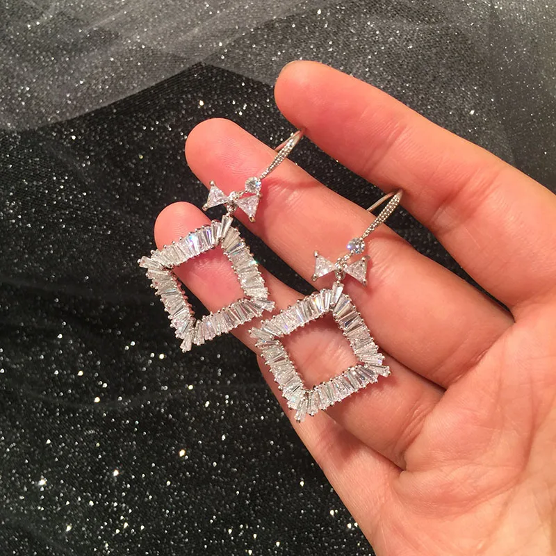 Женские сережки с квадратным бантом Ciliy серебристые микро инкрустацией из