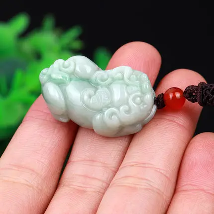 Натуральные бирманские светильник-зеленый кулон &quotpixou&quot для мужчин и женщин