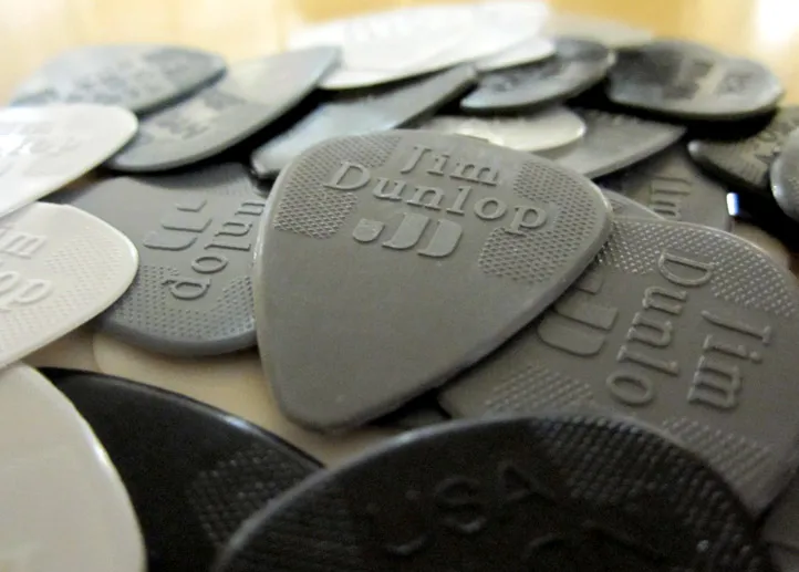 

Dunlop Nylon Standard Guitar Pick Plectrum Mediator, 1/piece