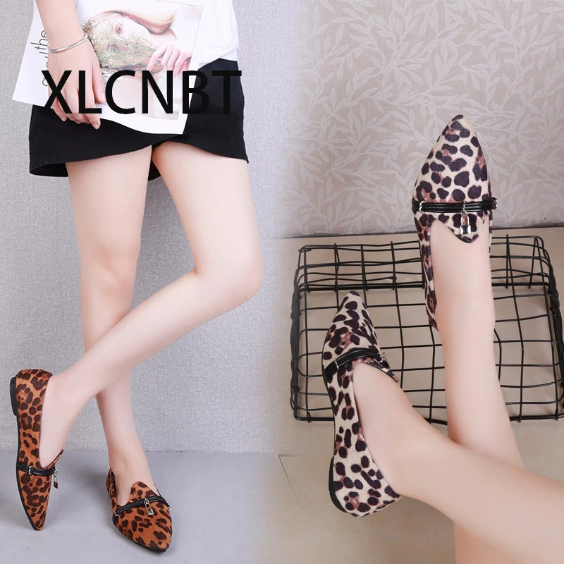 Новинка 2018 года Осенняя обувь женская на плоской подошве с леопардовым принтом