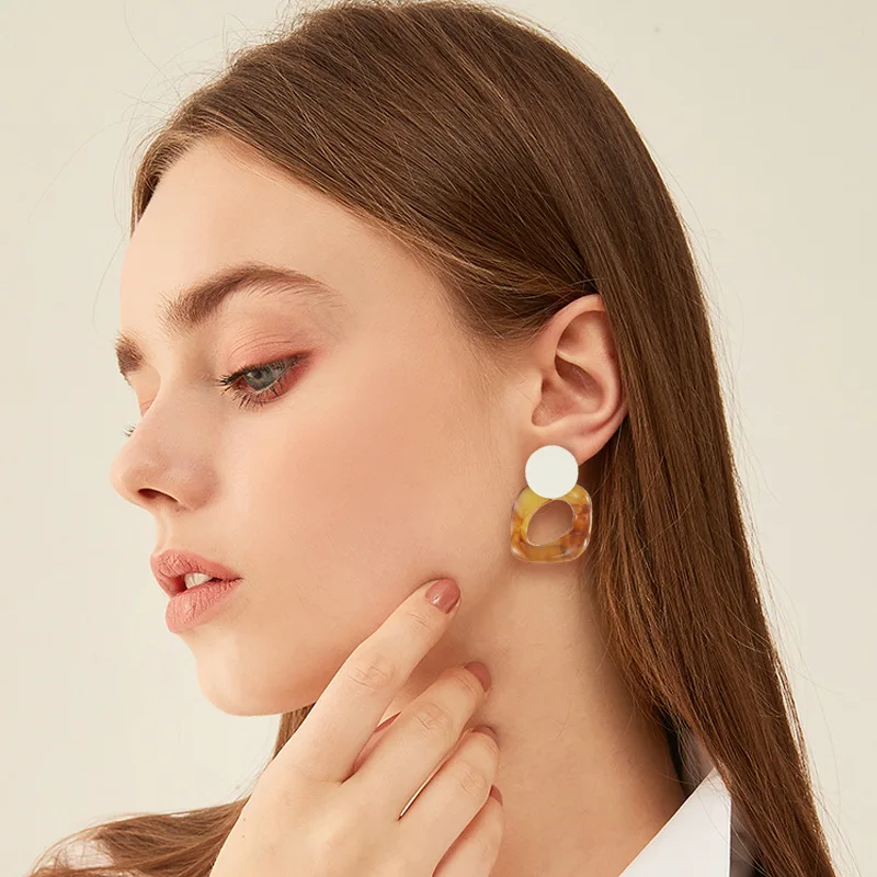 Женские серьги-бублики легкие серьги в стиле ретро европейский стиль |