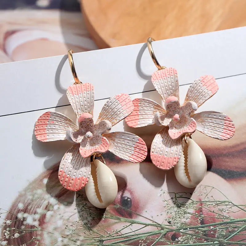 Женские крупные серьги подвески JUST FEEL Эффектные в виде цветка из ракушек