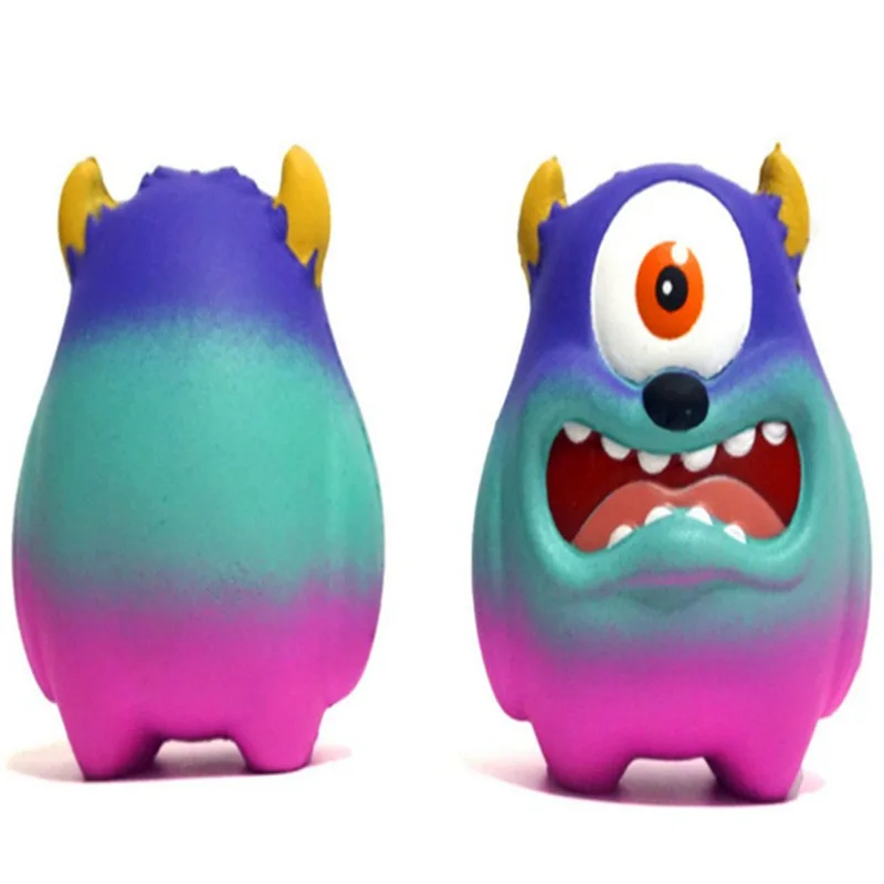 Сжимаемый большой рот и большие глаза странные медленно восстановленные