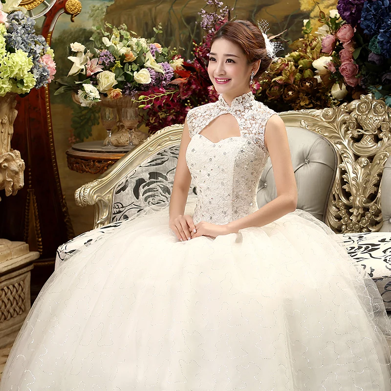 Винтажное свадебное платье с высокой горловиной и блестками на шнуровке бальное