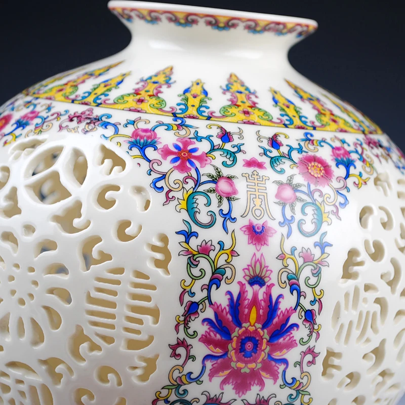 Античная керамическая ваза для пирсинга изысканная с отверстиями и гранатом