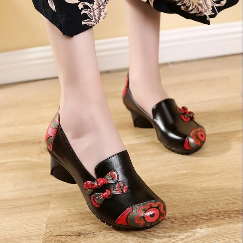 2021 New Women Flats Shallow Mouth Cow Genuine Leather Square Dance Mother Shoes Comfortable Breathable Single Shoes For Women