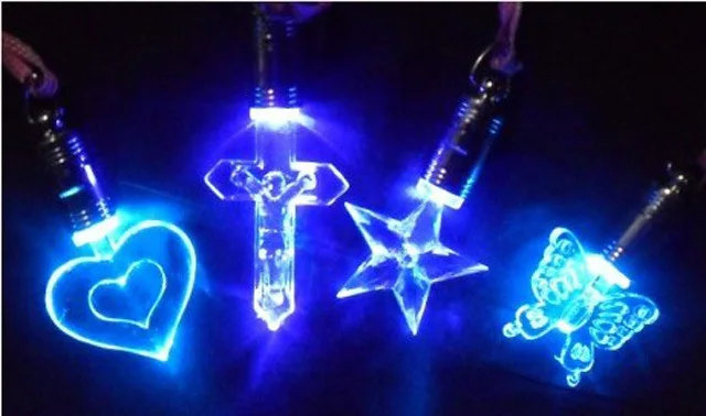 

LED Light Up Star Necklace Pendants Kids Children Jewelry Gift Glow Party Supplies Christmas Navidad Halloween