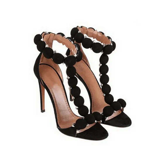 Потрясающие декорированные заклепками и шариками женские замшевые сандалии на