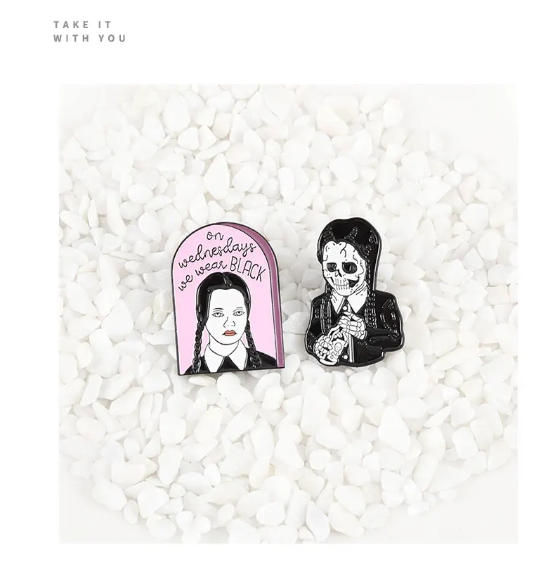 Wednesday Addams, брошь в стиле семьи Addams, мы носим черный скелет, Заколка Для панка, готика, ювелирное изделие, подарок для мужчин и женщин