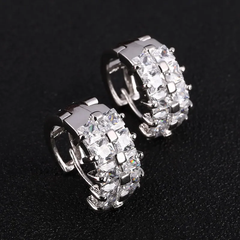 Модные серьги кольца серебряного цвета прозрачные из циркония с кристаллами для