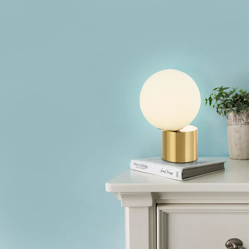 LukLoy Modern Simple Glass Globe LED Table Lamps for Bedroom Luxury Creative Ball Moon Lamp Metal Bedside | Освещение