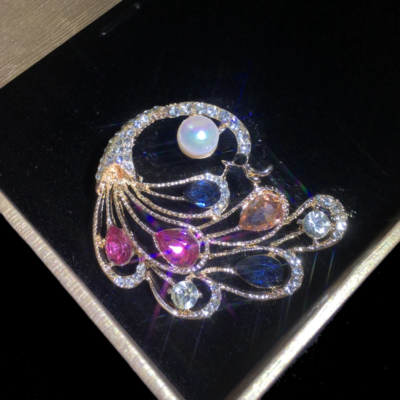 

ZHBORUINI 2019 High Quality Natural Freshwater Pearl Brooch Pearl Peacock Brooch Gold Color Feather Pearl Jewelry For Women Gift