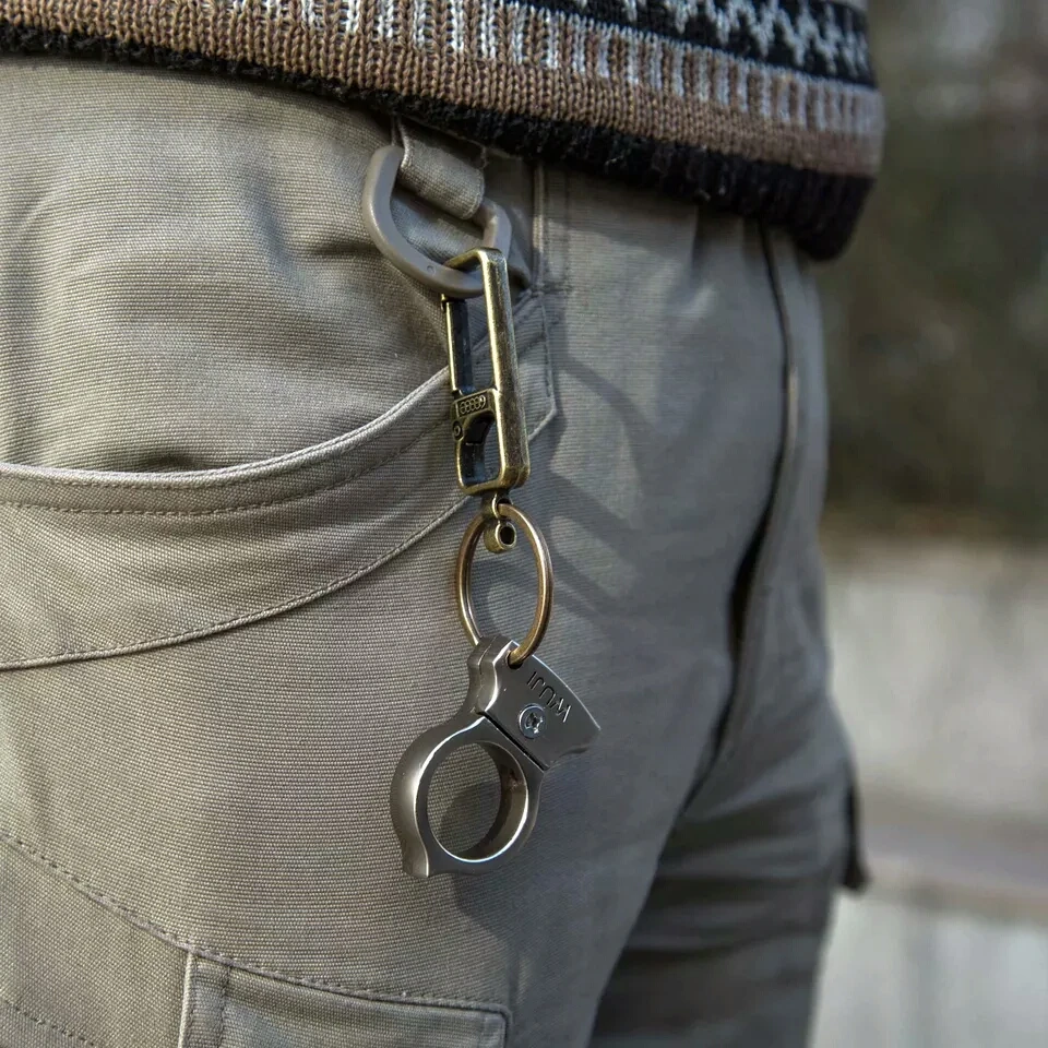 

Powerful Steel Slingshot key ring Catapult Camouflage Bow Catapult Outdoor Hunting Camping Travel Kits