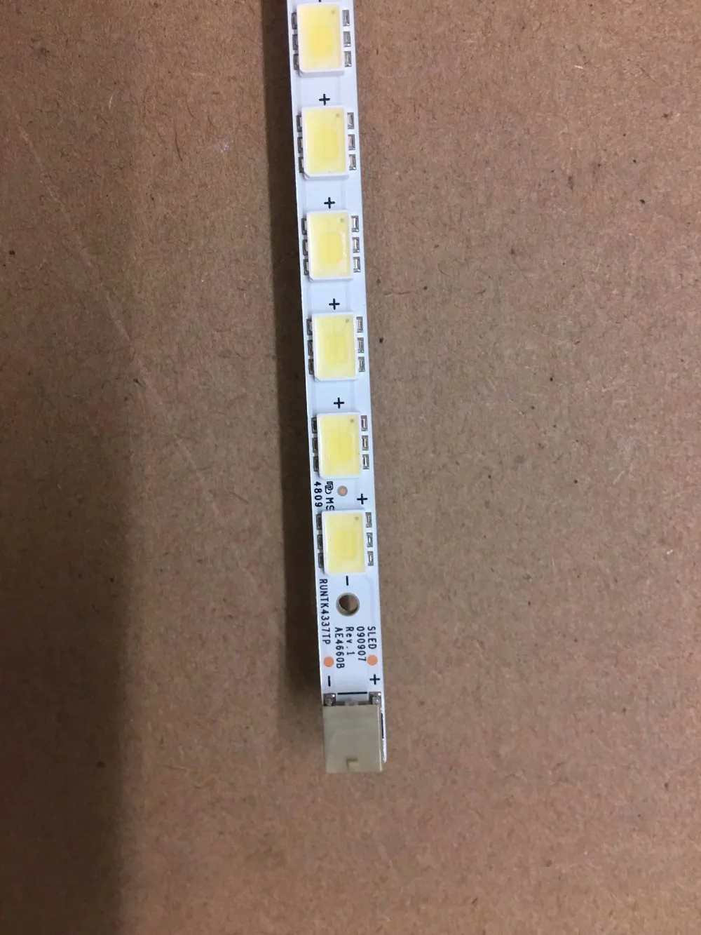 1 шт. Новый KDL 46EX700 LK460D3LA8S LED 090907. AE4660B RUNTK4337TP 54LED 520 мм| |