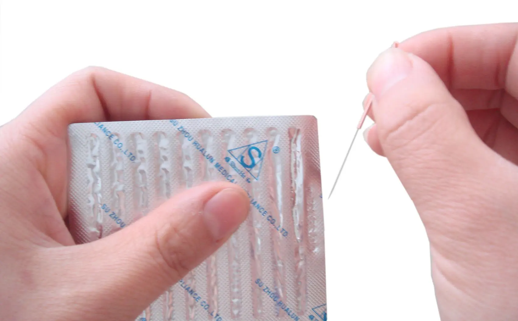 Spiral acupuncture needle for single use |