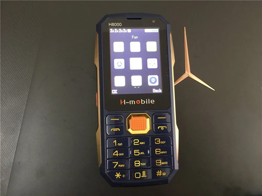 H8000 мобильный кнопочный телефон мощный 4 sim-карты Bluetooth фонарик MP3 радио клавиатура