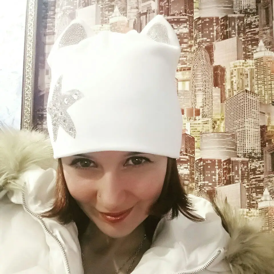 

women fashion Beanies Skullies DMC AAAA Star Shaped design soft warmer good quality woman girl lovely cat ear style winter hat