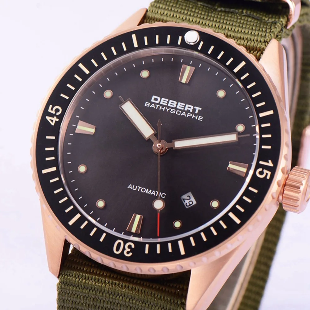 Мужские наручные часы с черным циферблатом и сапфировым стеклом Rosegold 43