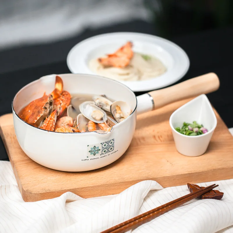 Эмалированная кастрюля с одной деревянной ручкой белая для супа молока|soup pot|enamel