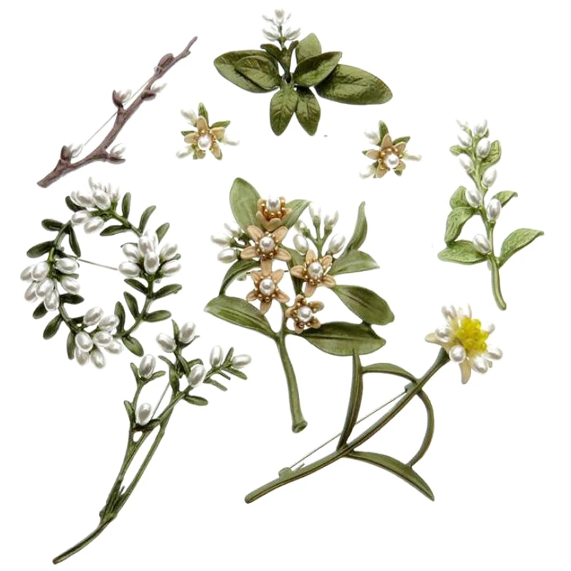 Брошь «Винтажная зелень» с имитацией жемчуга гвоздики, персикового цвета сакуры, брокколи, бамбука, одуванчика, ванильного цветка, апельсинового цветка.
