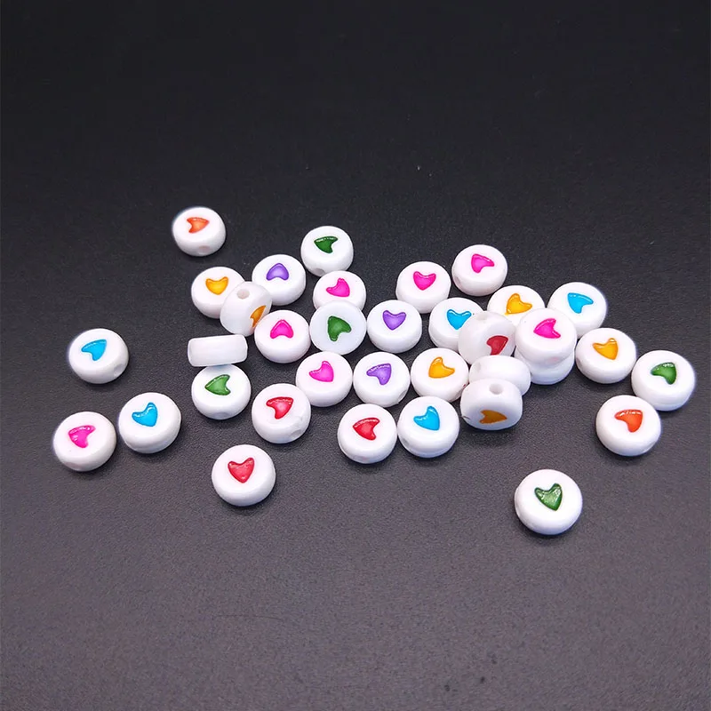 100 шт. круглые акриловые бусины в форме сердца с буквами и алфавитом россыпью для