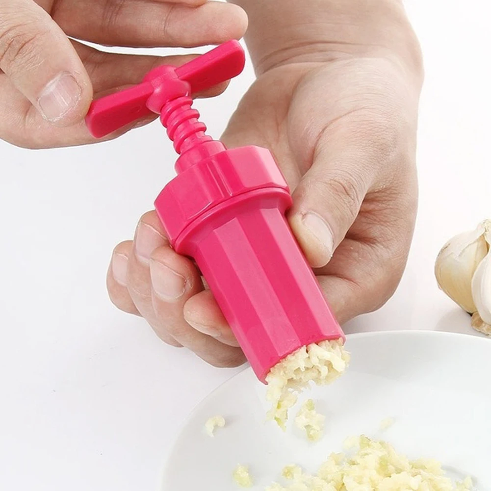 

Practical Kitchen Cooking Tools Garlic press Crusher Presser screw squeeze Peeler Garlic Crusher Random Color